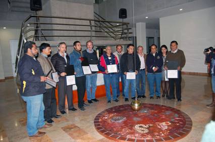 Descripcin: :::participantes en la fabricacion del pendulo del ciacyt.jpg